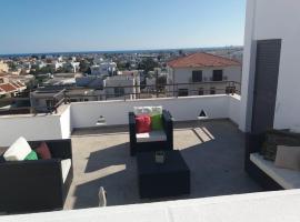 Two bedroom Duplex :Mountain and Sea view, povoljni hotel u gradu 'Larnaka'
