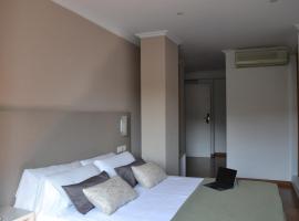 사리아에 위치한 호텔 Duerming Villa De Sarria Hotel