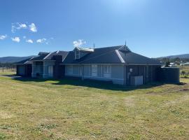 Rosehill Vines, holiday home in Millfield