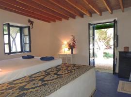 Exclusive apartment in Ecovilla on the beach, hotel in Apolakkiá
