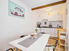 Vacation home Korina, Hotel in Senj