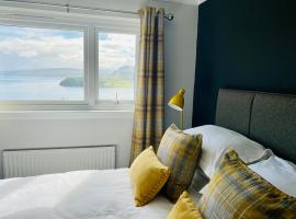 Hazelmount Self-Catering Cabin, hotel with parking in Portree