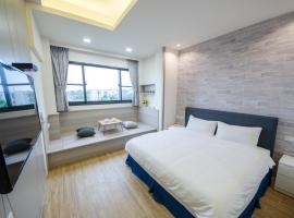 渡小夜電梯民宿 Yilannight B&B, hotel Vucsiében