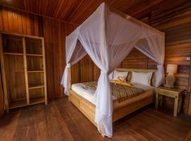 Bastianos Bangka Dive Resort, hotel di Likupang