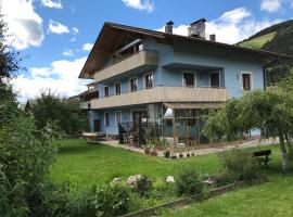 Haus Michael, lodging in Villabassa