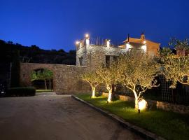 Can Massana, hotel with jacuzzis in Pau