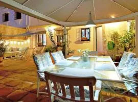 Grand patio apartment