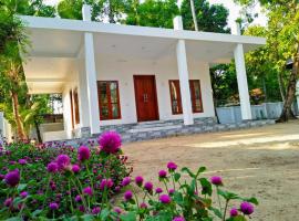 Coconut Garden, hotel in Cherai Beach