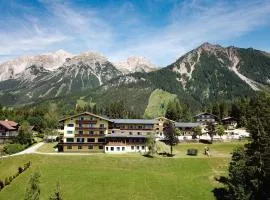 Mountain Hotel & Hostel