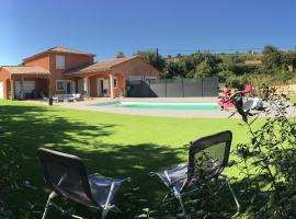 Chambre privée indépendante au cœur du Luberon, gazdă/cameră de închiriat din Saint-Saturnin-d'Apt