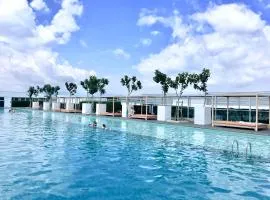 Homesuite' Home at Sutera Avenue