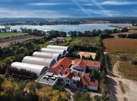 Hotel Rodan, hotel con campo de golf en Kórnik