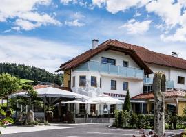 Gasthof - Restaurant Hubertushof, guest house in Peilstein im Mühlviertel