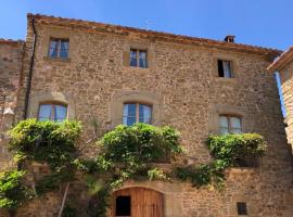 El Palauet de Monells - Adults Only: Monells'te bir konukevi