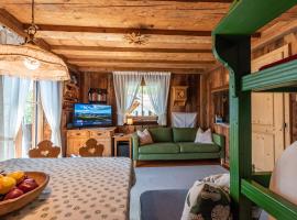 Kronplatz Ski Lodge, khách sạn ở Valdaora