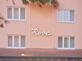 Pension Rose, hotel con estacionamiento en Bretzfeld