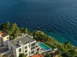 Villa Colomba a luxury villa in Brela, seafront