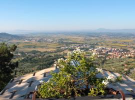 Hotel San Luca, hotell i Cortona