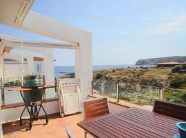 Beachfront Duplex with Terrace and Sea Views -, cabana o cottage a Cadaqués