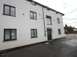 Holden Court Apartment 5
