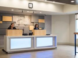 Holiday Inn Express Fullerton-Anaheim by IHG, khách sạn ở Fullerton