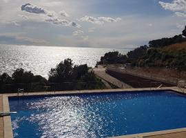 Apartamento con vistas al mar, hotel poblíž významného místa Cala de la Font, Salou