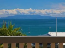 THE WAIHEKE PAD - in the heart of Oneroa! - Be My Guest Waiheke