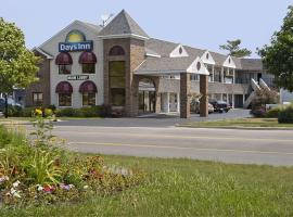 Days Inn by Wyndham Mackinaw City - Lakeview, motel din Mackinaw City