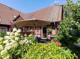 Picturesque Holiday Home in Kritzmow with Garden, Ferienhaus in Kritzmow