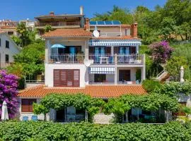 Apartments Mandica