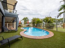 Bribie Waterways Motel, hotel in Bongaree