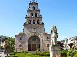 PLAZA CENTRAL CANGAS DE Onís