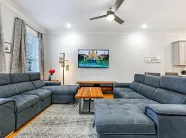 Stunning Modern and Fully-Upgraded 5 BR w Pool