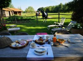 Casa Leone near Bruges with jacuzzi & parking, gistiheimili í Ruddervoorde