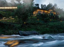 IRON BRIDGE COVE, lodge in Meppādi