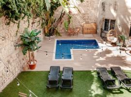 Astuto Boutique Jerez - Adults Only, guest house in Jerez de la Frontera