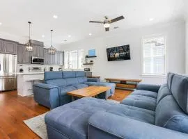 Hosteeva Brand New Condo with a Pool Steps to St Charles Ave