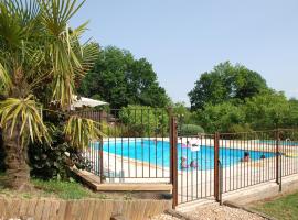 Village de G&icirc;tes Le Ch&acirc;tenet