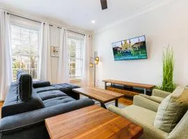 Stunning 4BR-5BR near French Quarter Homes by Hosteeva