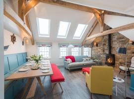 Iris 5 Star Gold Award Luxury Cottage, hotel in St Ives