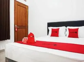 RedDoorz @ Jalan Danau Limboto