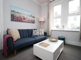 Inverness - Cardiff Stay, 2-Bed Home Sleeps 4 & Netflix