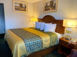 Harrisonville Inn & Suites โรงแรมที่สัตว์เลี้ยงเข้าพักได้ในHarrisonville