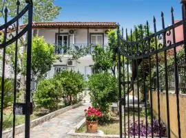 Irini Apartments and Studios