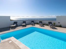 Casa Celeste - Deluxe Ocean View/Heated Pool, family hotel in Ponta Garça