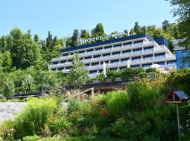 Postojna Cave Hotel Jama, хотел в Постойна