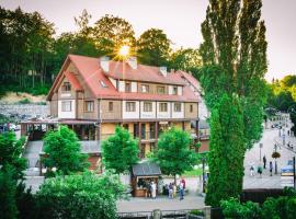 Parkowa 3, romantic hotel in Polanica-Zdrój