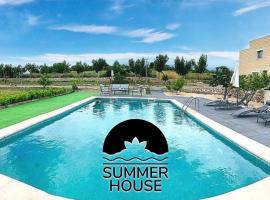 35 Hectare Farm, Animals, Pool And Relax – hotel w mieście La Secuita