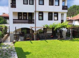 Андреева къща, location de vacances à Zlatograd