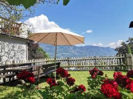 Glögglhof, villa in Lana